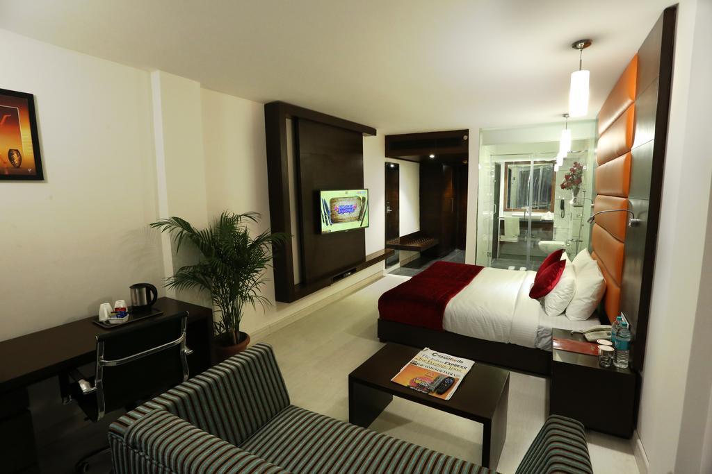 Sunbeam Premium Zirakpur Quarto foto