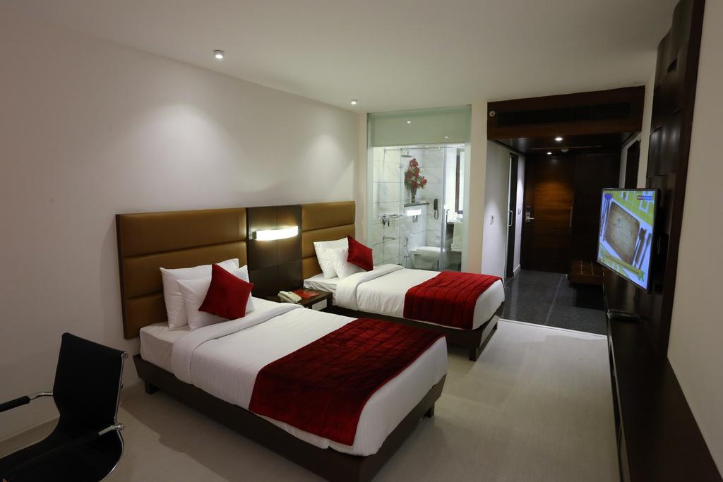 Sunbeam Premium Zirakpur Quarto foto
