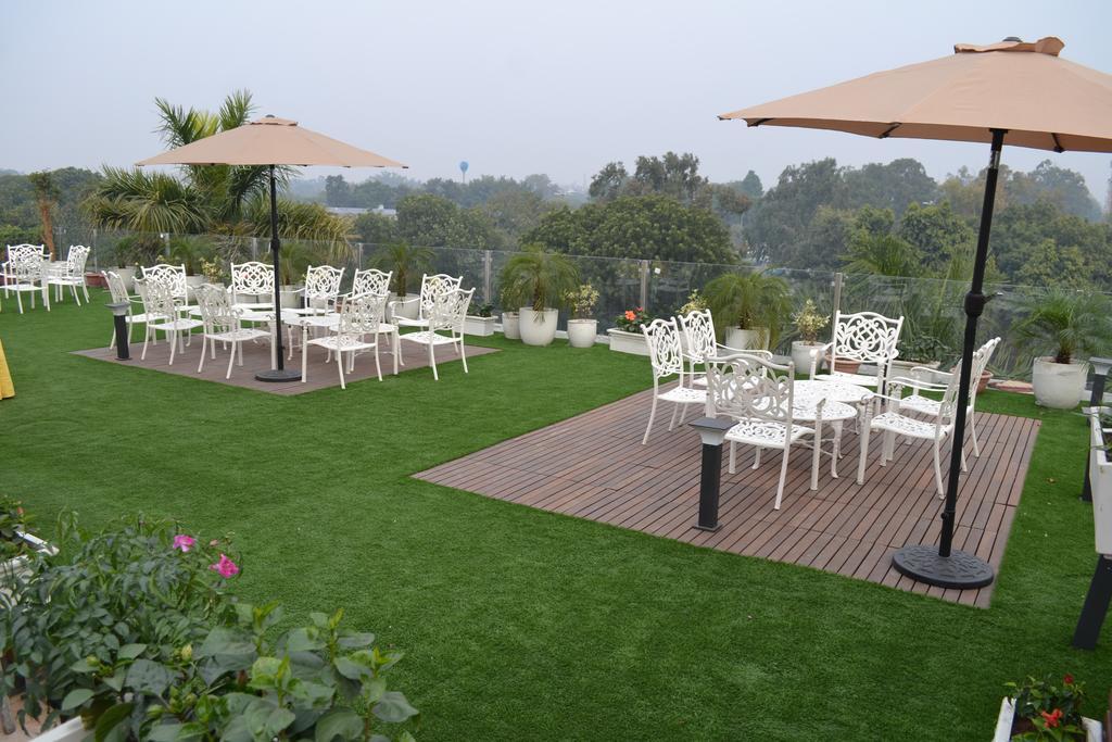 Sunbeam Premium Zirakpur Exterior foto